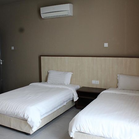 Tribeca Suites Kuching Exterior photo