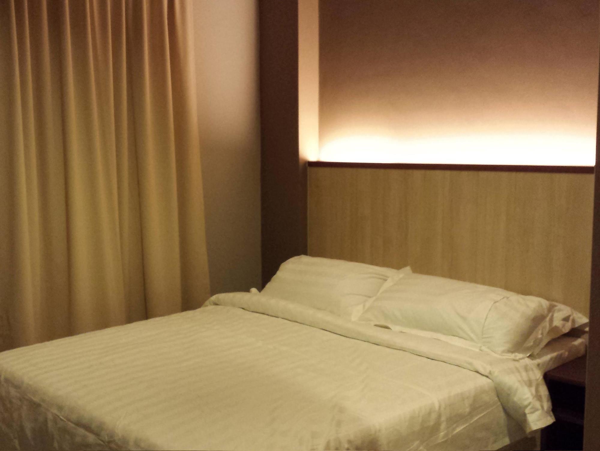 Tribeca Suites Kuching Exterior photo