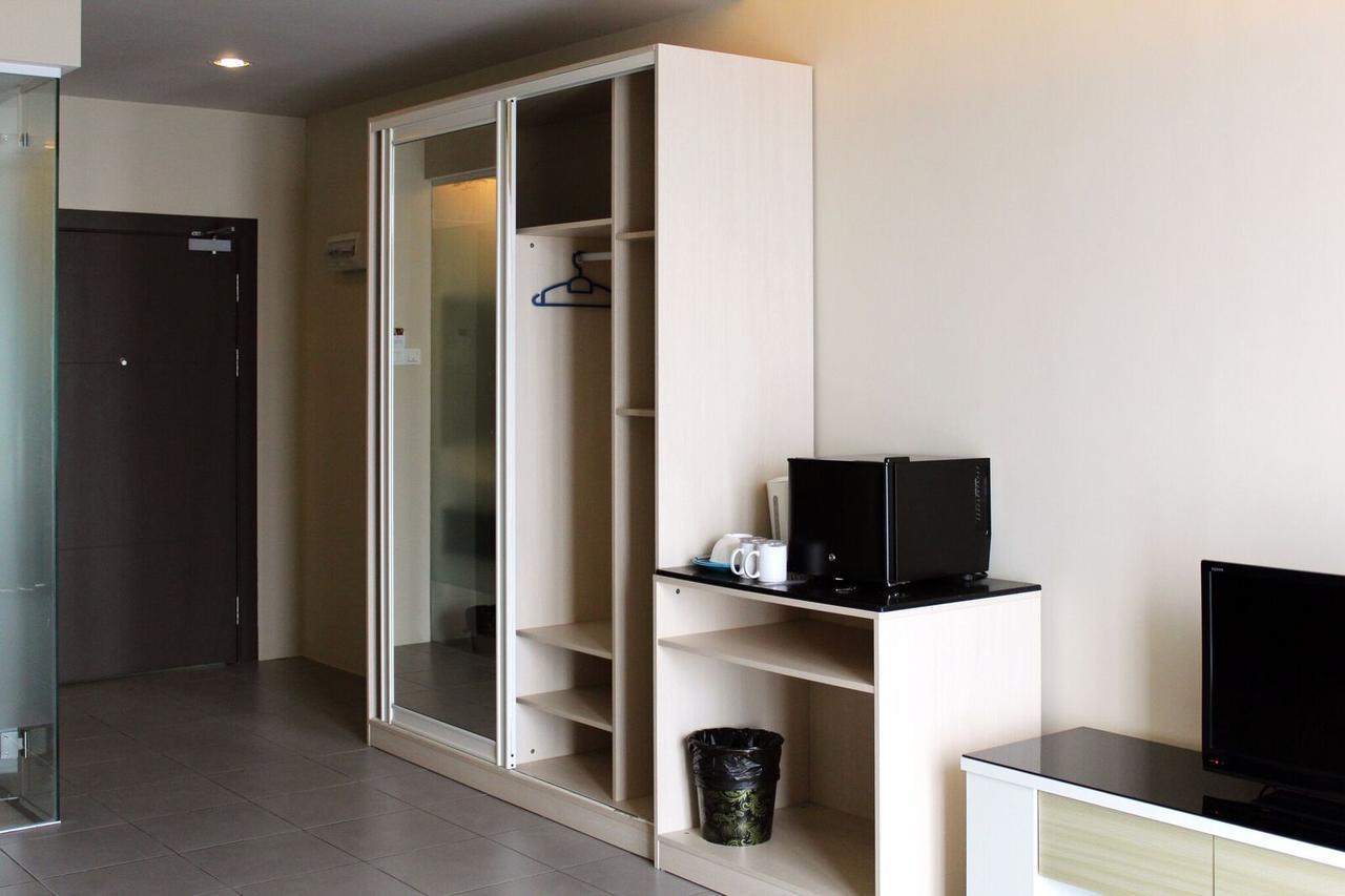 Tribeca Suites Kuching Exterior photo